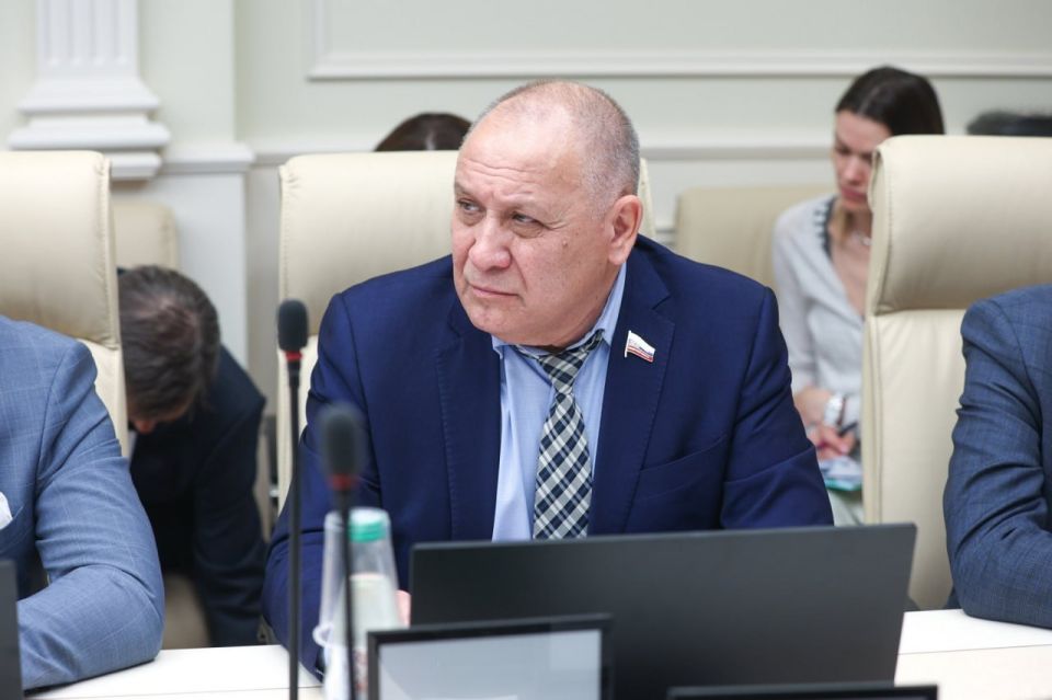 Парламентарии приняли участие в заседаниях профильных комитетов Совета Федерации РФ Парламентарии приняли участие в заседаниях профильных комитетов Совета Федерации РФ