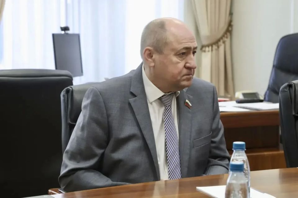 Олег Мельниченко: Перед началом заседания Комитета СФ по социальной политике провели рабочую встречу с его председателем Алексеем Владимировичем Синицыным Олег Мельниченко: Перед началом заседания Комитета СФ по социальной политике провели рабочую встречу с его председателем Алексеем Владимировичем Синицыным