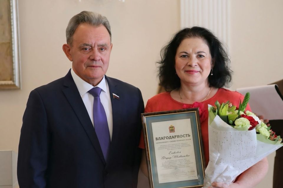 Парламентарии поздравили коллектив Центра специализированных видов медицинской помощи с юбилеем организации Парламентарии поздравили коллектив Центра специализированных видов медицинской помощи с юбилеем организации