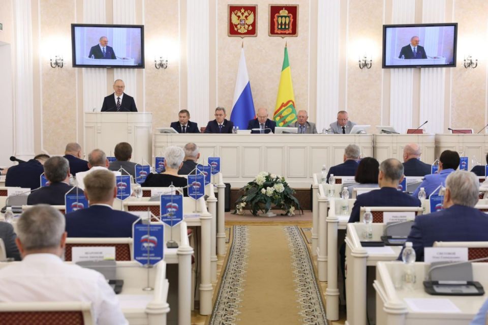 Олег Мельниченко и Вадим Супиков поблагодарили парламентариев за работу в рамках Дней субъекта РФ в Совете Федерации Олег Мельниченко и Вадим Супиков поблагодарили парламентариев за работу в рамках Дней субъекта РФ в Совете Федерации