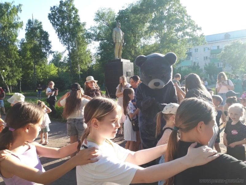 В Железнодорожном районе прошел праздник в поддержку сквера Дружбы В Железнодорожном районе прошел праздник в поддержку сквера Дружбы