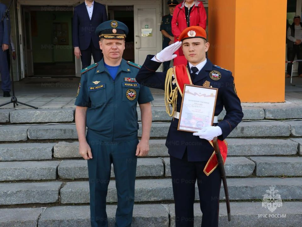 Сегодня в Губернском кадетском корпусе по делам ГОЧС имени 70-летия Победы в Великой Отечественной войне прозвенел последний звонок Сегодня в Губернском кадетском корпусе по делам ГОЧС имени 70-летия Победы в Великой Отечественной войне прозвенел последний звонок