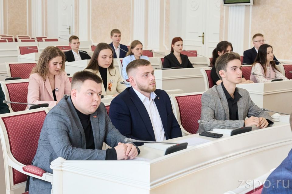 Вадим Супиков подчеркнул значимость вовлечения молодежи в общественно-политическую жизнь Вадим Супиков подчеркнул значимость вовлечения молодежи в общественно-политическую жизнь