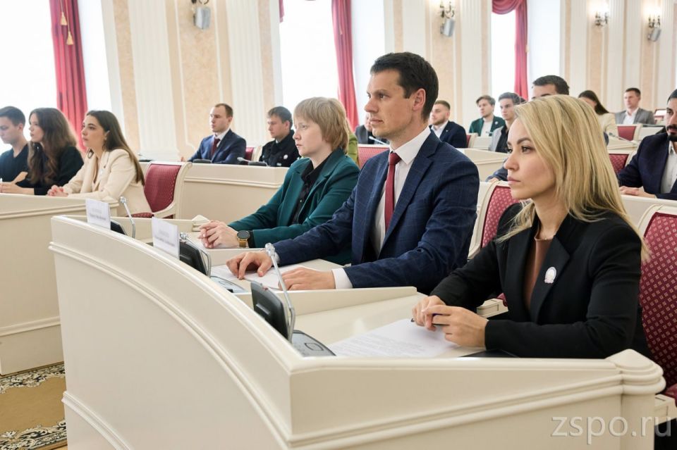 Вадим Супиков подчеркнул значимость вовлечения молодежи в общественно-политическую жизнь Вадим Супиков подчеркнул значимость вовлечения молодежи в общественно-политическую жизнь