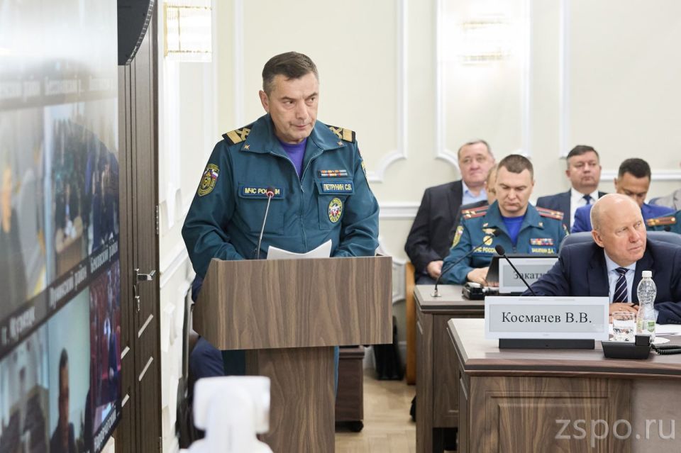 Спикер областного парламента принял участие в заседаниях КЧС и регионального правительства Спикер областного парламента принял участие в заседаниях КЧС и регионального правительства