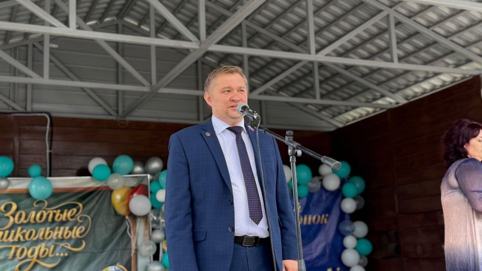 Павел Куликов стал почетным гостем торжественной линейки в Малой Сердобе Павел Куликов стал почетным гостем торжественной линейки в Малой Сердобе