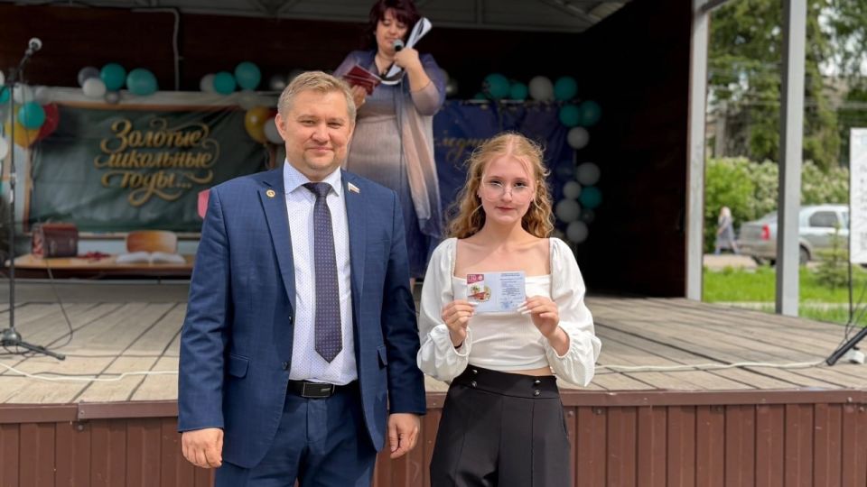 Павел Куликов стал почетным гостем торжественной линейки в Малой Сердобе Павел Куликов стал почетным гостем торжественной линейки в Малой Сердобе
