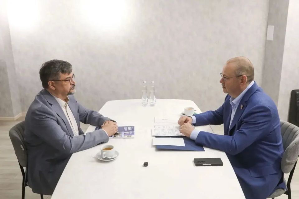 Олег Мельниченко: Обсудили с первым вице-президентом «Опоры России» Азатом Халиловичем Газизовым перспективы развития малого и среднего бизнеса Олег Мельниченко: Обсудили с первым вице-президентом «Опоры России» Азатом Халиловичем Газизовым перспективы развития малого и среднего бизнеса