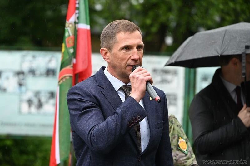 Олег Денисов принял участие в торжественном митинге в честь Дня пограничника Олег Денисов принял участие в торжественном митинге в честь Дня пограничника