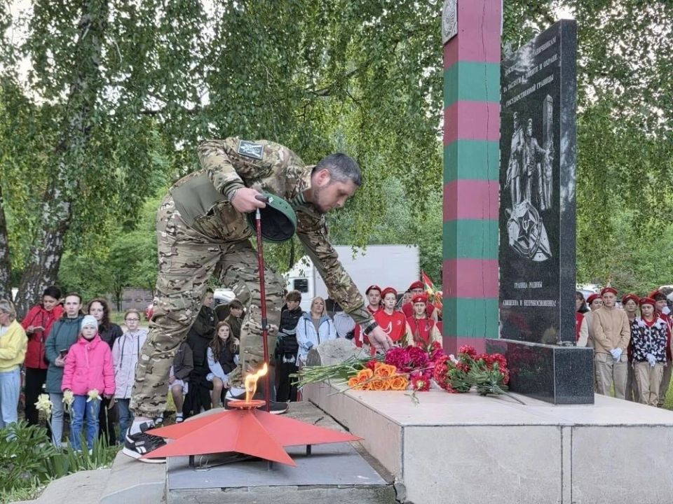 Алексей Марьин почтил память героев-пограничников в Сердобске Алексей Марьин почтил память героев-пограничников в Сердобске