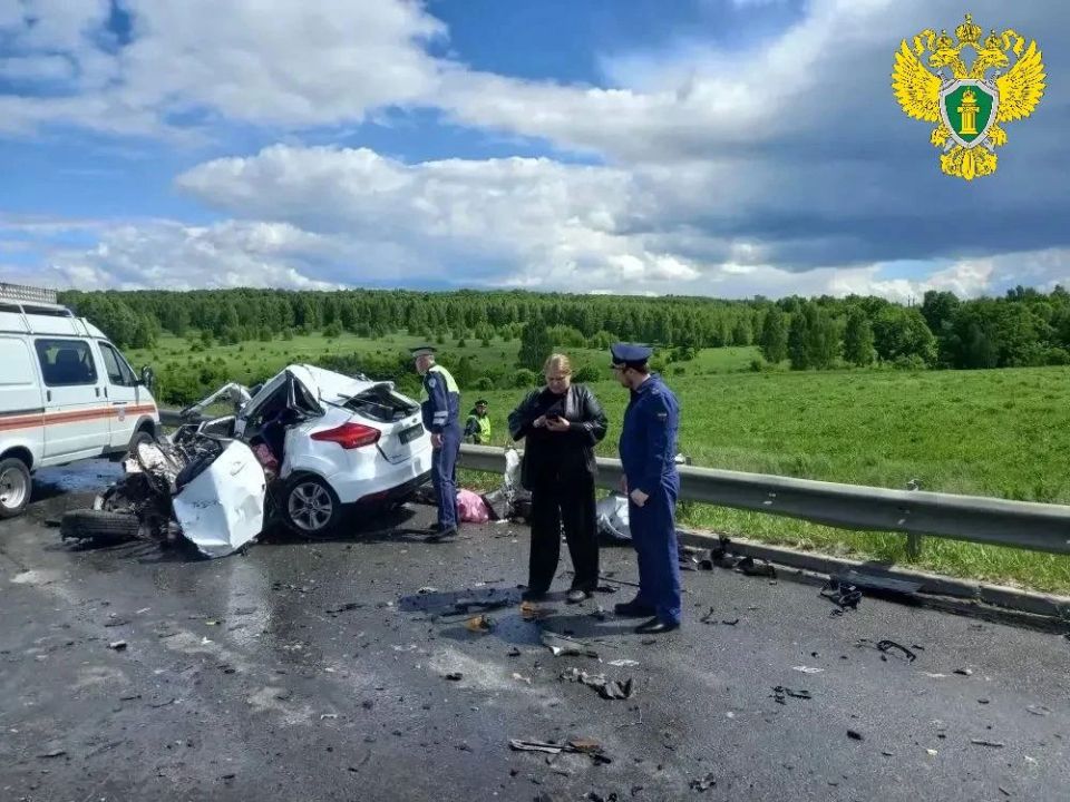 Четыре человека, в том числе двое детей, погибли в ДТП под Пензой, сообщает прокуратура