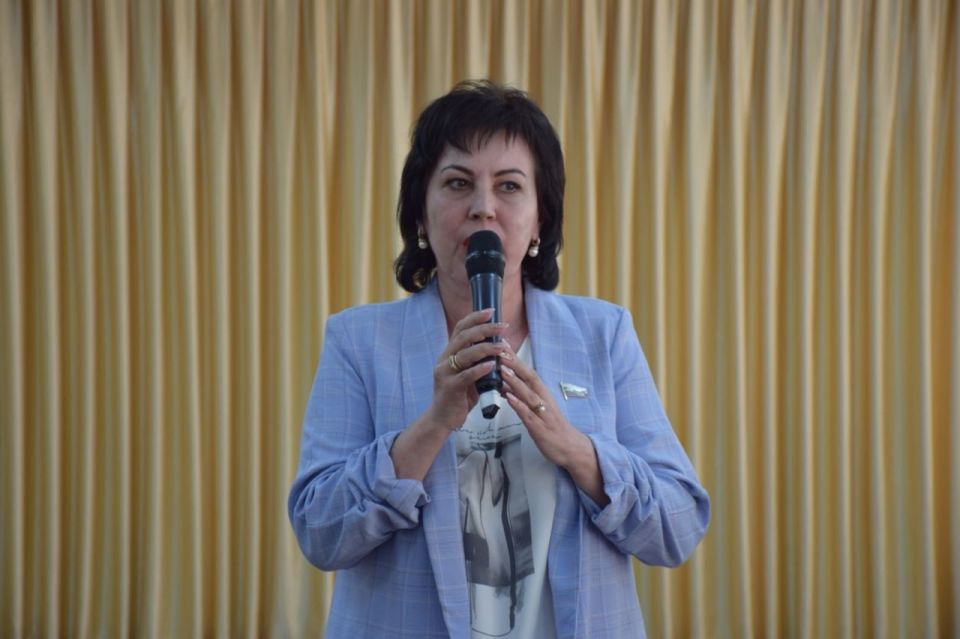 Светлана Дубовицкая вручила награды регионального парламента работникам библиотек