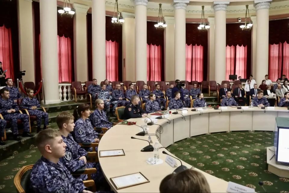 Олег Мельниченко: Командующий Приволжским ордена Жукова округом войск национальной гвардии РФ отметил эффективность работы по подготовке кадров для правоохранительных органов, которую мы ведем в Пензенской области Олег Мельниченко: Командующий Приволжским ордена Жукова округом войск национальной гвардии РФ отметил эффективность работы по подготовке кадров для правоохранительных органов, которую мы ведем в Пензенской области