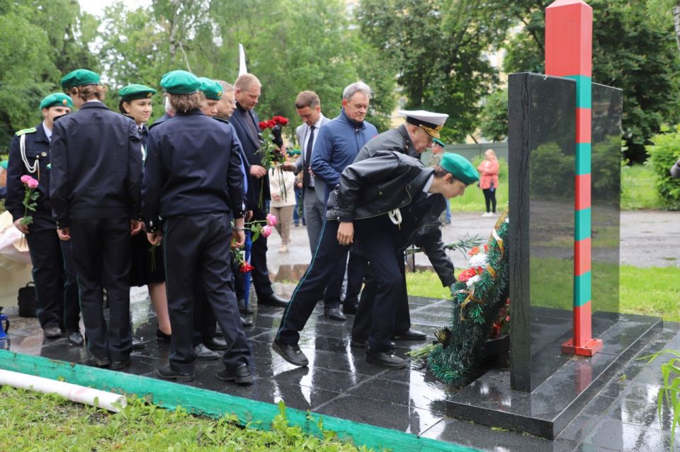 Валерий Лидин принял участие в мероприятии, посвященном Дню пограничника Валерий Лидин принял участие в мероприятии, посвященном Дню пограничника