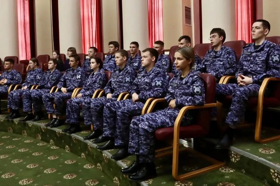 Олег Мельниченко: Командующий Приволжским ордена Жукова округом войск национальной гвардии РФ отметил эффективность работы по подготовке кадров для правоохранительных органов, которую мы ведем в Пензенской области Олег Мельниченко: Командующий Приволжским ордена Жукова округом войск национальной гвардии РФ отметил эффективность работы по подготовке кадров для правоохранительных органов, которую мы ведем в Пензенской области