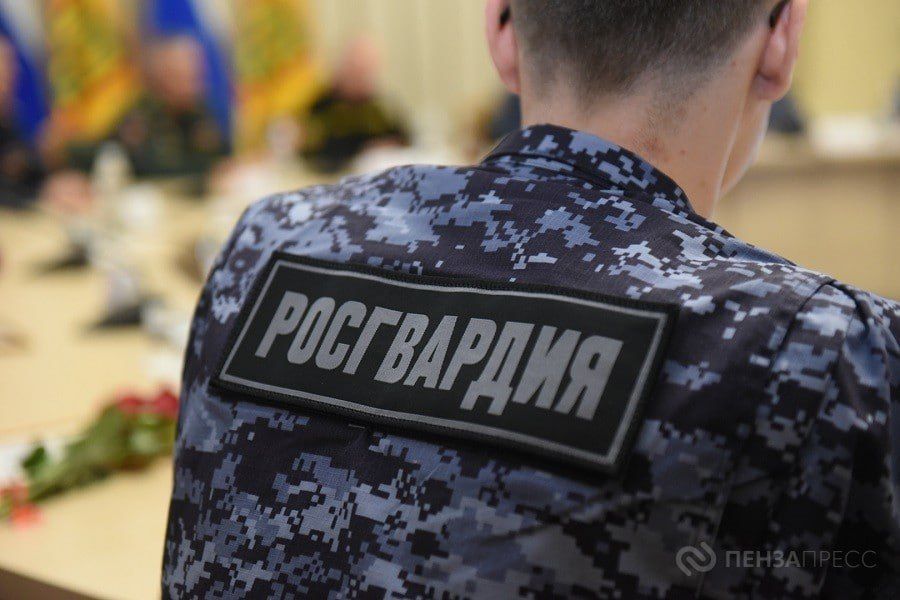 Губернатор Пензенской области, секретарь реготделения партии «Единая Россия» Олег Мельниченко в пятницу, 29 мая, провел встречу с молодыми сотрудниками вневедомственной охраны Росгвардии Губернатор Пензенской области, секретарь реготделения партии «Единая Россия» Олег Мельниченко в пятницу, 29 мая, провел встречу с молодыми сотрудниками вневедомственной охраны Росгвардии