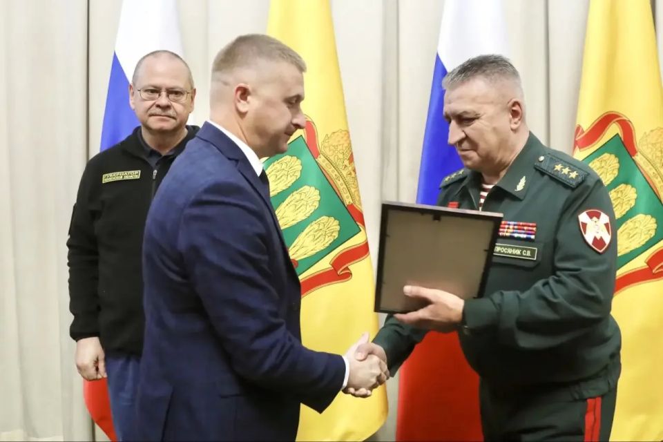 Олег Мельниченко: Командующий Приволжским ордена Жукова округом войск национальной гвардии РФ отметил эффективность работы по подготовке кадров для правоохранительных органов, которую мы ведем в Пензенской области Олег Мельниченко: Командующий Приволжским ордена Жукова округом войск национальной гвардии РФ отметил эффективность работы по подготовке кадров для правоохранительных органов, которую мы ведем в Пензенской области