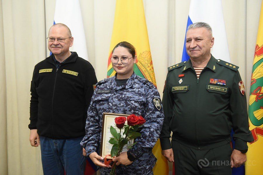 Губернатор Пензенской области, секретарь реготделения партии «Единая Россия» Олег Мельниченко в пятницу, 29 мая, провел встречу с молодыми сотрудниками вневедомственной охраны Росгвардии Губернатор Пензенской области, секретарь реготделения партии «Единая Россия» Олег Мельниченко в пятницу, 29 мая, провел встречу с молодыми сотрудниками вневедомственной охраны Росгвардии