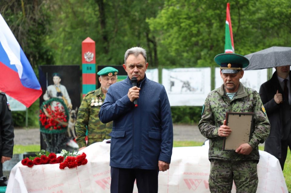 Валерий Лидин принял участие в мероприятии, посвященном Дню пограничника Валерий Лидин принял участие в мероприятии, посвященном Дню пограничника