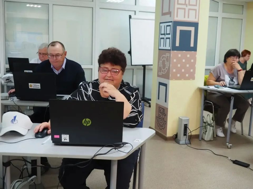 Региональный этап XVI Всероссийского чемпионата по компьютерному многоборью среди пенсионеров собрал 40 участников со всего региона, успешно прошедших отбор на муниципальном этапе чемпионата Региональный этап XVI Всероссийского чемпионата по компьютерному многоборью среди пенсионеров собрал 40 участников со всего региона, успешно прошедших отбор на муниципальном этапе чемпионата
