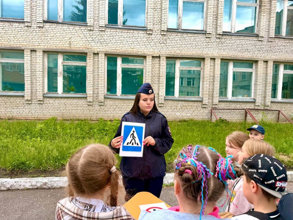 Сотрудники Госавтоинспекции г. Заречный приняли участие в праздновании Дня защиты детей Сотрудники Госавтоинспекции г. Заречный приняли участие в праздновании Дня защиты детей