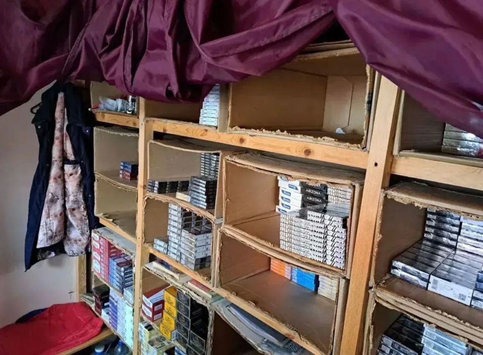 В Пензе сотрудники полиции совместно с сотрудниками регионального УФСБ пресекли незаконный табачный бизнес В Пензе сотрудники полиции совместно с сотрудниками регионального УФСБ пресекли незаконный табачный бизнес