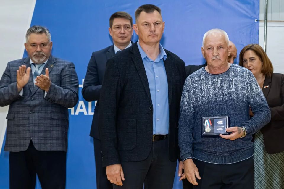 МЕДАЛИ «ОТЕЦ СОЛДАТА» ВРУЧИЛИ ОТЦАМ ПЕНЗЕНСКОЙ ОБЛАСТИ