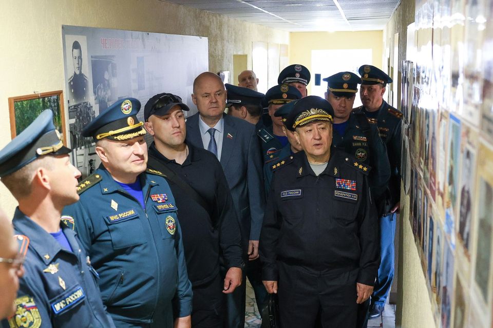 Министр ГО и ЧС РФ посетил первую пожарно-спасательную часть им. Н.Н. Баичкина ГУ МЧС России по Пензенской области Министр ГО и ЧС РФ посетил первую пожарно-спасательную часть им. Н.Н. Баичкина ГУ МЧС России по Пензенской области
