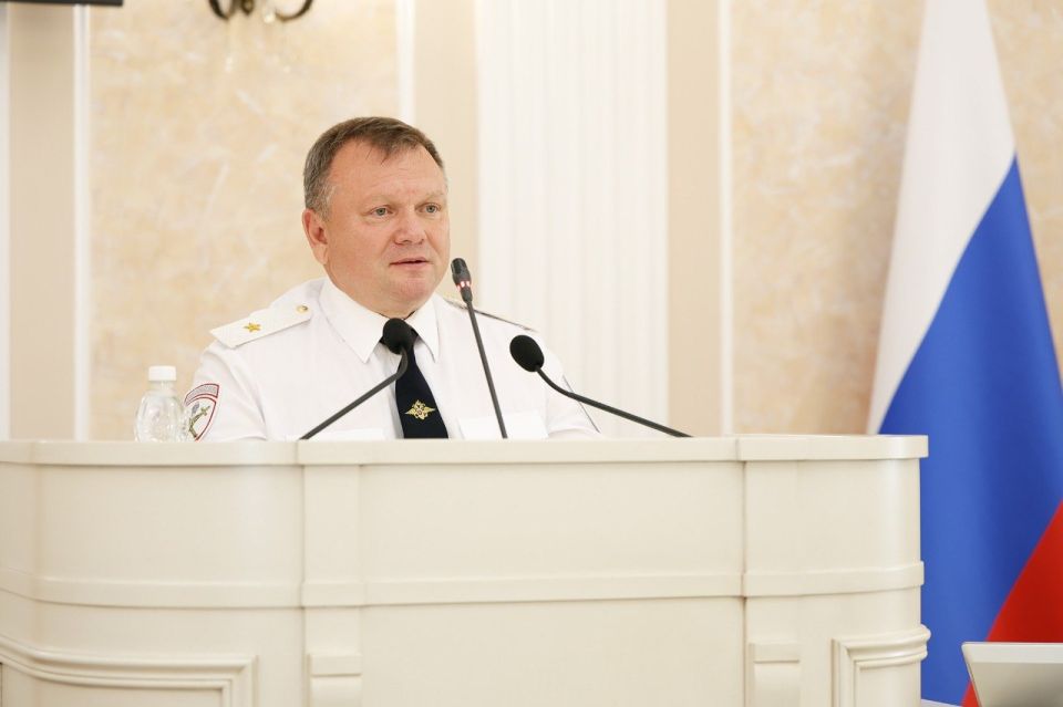 Сергей Егоров и Павел Гаврилин вручили паспорта юным пензенцам Сергей Егоров и Павел Гаврилин вручили паспорта юным пензенцам