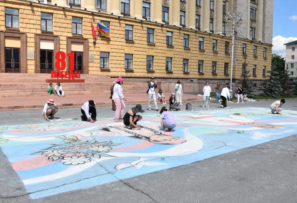Как отмечают День России в центре Пензы Как отмечают День России в центре Пензы
