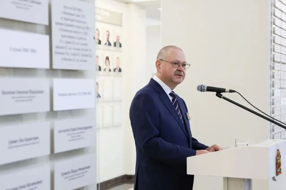 Олег Мельниченко: Представил результаты третьего этапа оформления экспозиции в областном правительстве, посвященной служению пензенцев Отечеству Олег Мельниченко: Представил результаты третьего этапа оформления экспозиции в областном правительстве, посвященной служению пензенцев Отечеству
