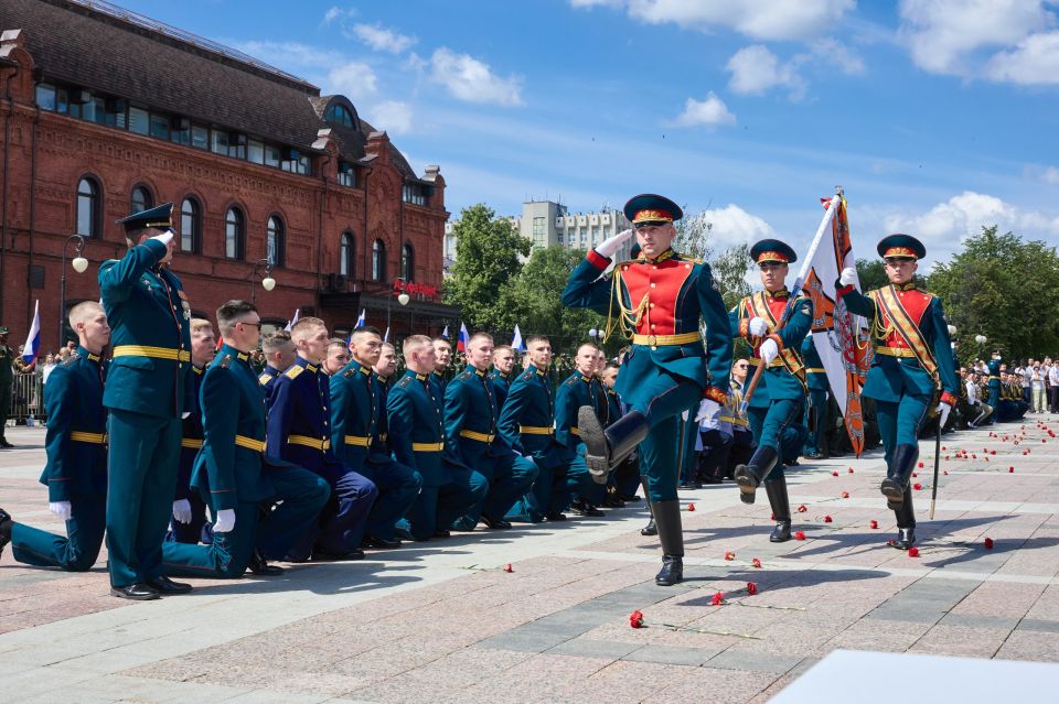 В Пензе состоялись торжественные мероприятия в честь Дня России В Пензе состоялись торжественные мероприятия в честь Дня России