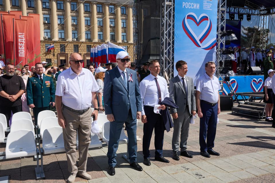 В Пензе состоялись торжественные мероприятия в честь Дня России В Пензе состоялись торжественные мероприятия в честь Дня России