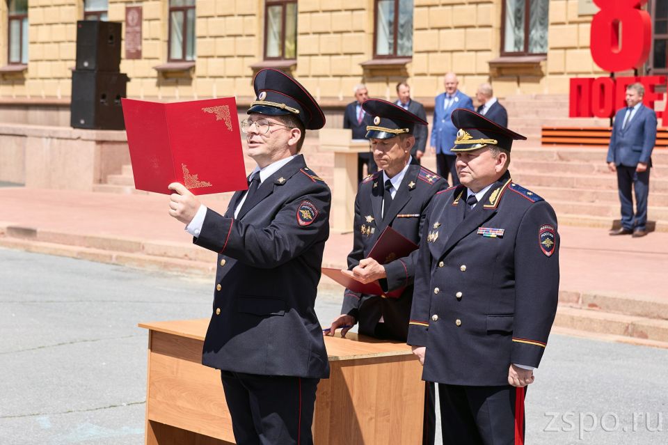 Вадим Супиков поздравил молодых сотрудников силовых ведомств с принятием присяги Вадим Супиков поздравил молодых сотрудников силовых ведомств с принятием присяги