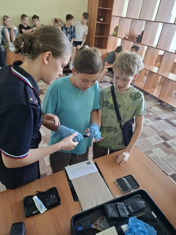 Пензенские полицейские совместно с общественниками провели профилактическое мероприятие с детьми в ДОЛ «Надежда» Пензенские полицейские совместно с общественниками провели профилактическое мероприятие с детьми в ДОЛ «Надежда»