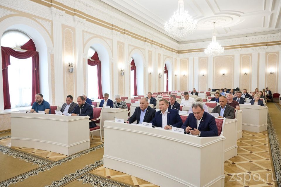 Спикер пензенского парламента Вадим Супиков проинформировал о законопроектах июньской сессии Спикер пензенского парламента Вадим Супиков проинформировал о законопроектах июньской сессии