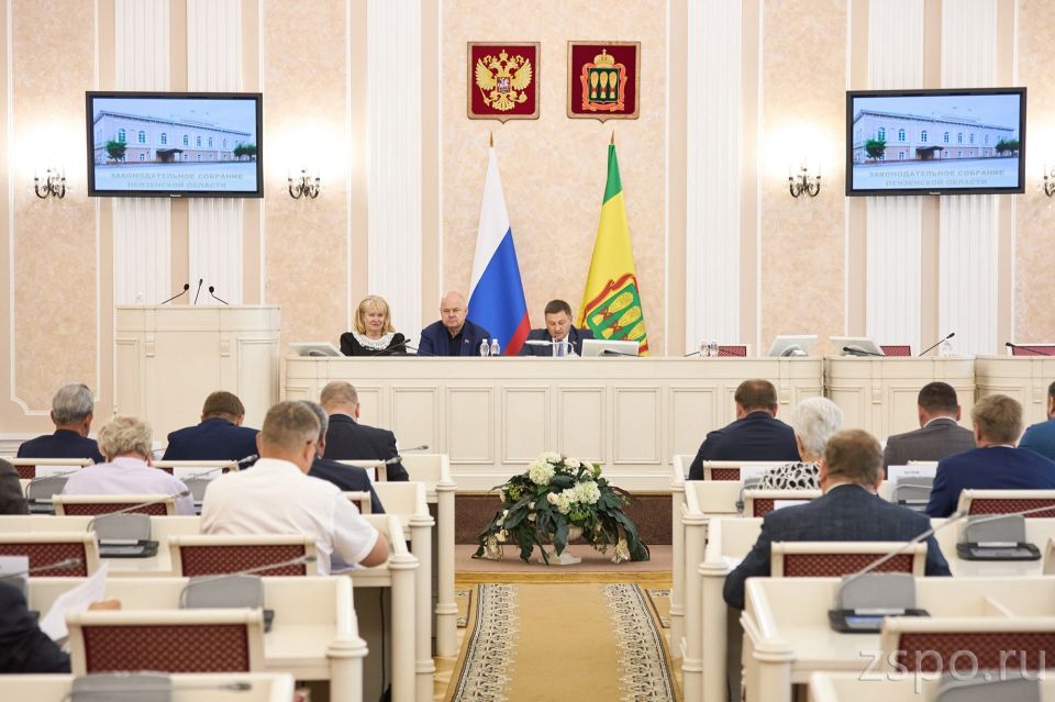 Спикер пензенского парламента Вадим Супиков проинформировал о законопроектах июньской сессии Спикер пензенского парламента Вадим Супиков проинформировал о законопроектах июньской сессии