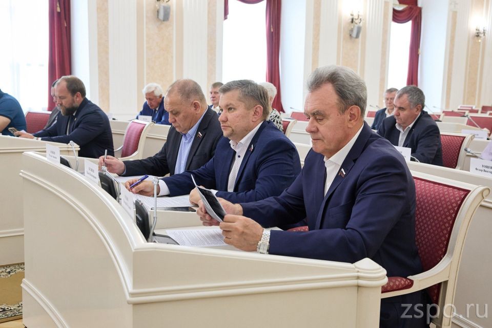 Спикер пензенского парламента Вадим Супиков проинформировал о законопроектах июньской сессии Спикер пензенского парламента Вадим Супиков проинформировал о законопроектах июньской сессии