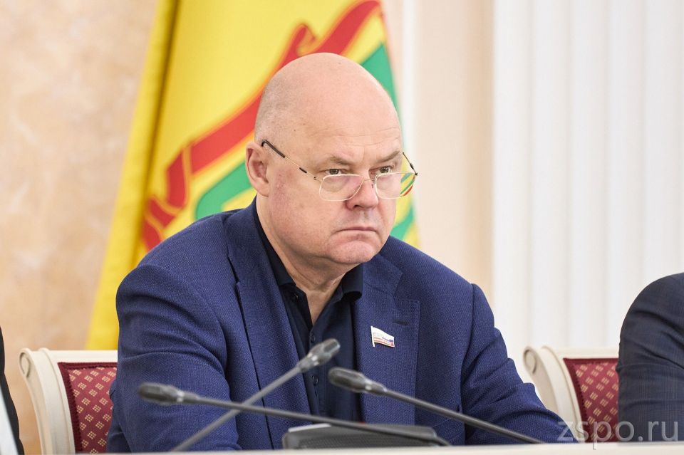 Спикер пензенского парламента Вадим Супиков проинформировал о законопроектах июньской сессии Спикер пензенского парламента Вадим Супиков проинформировал о законопроектах июньской сессии