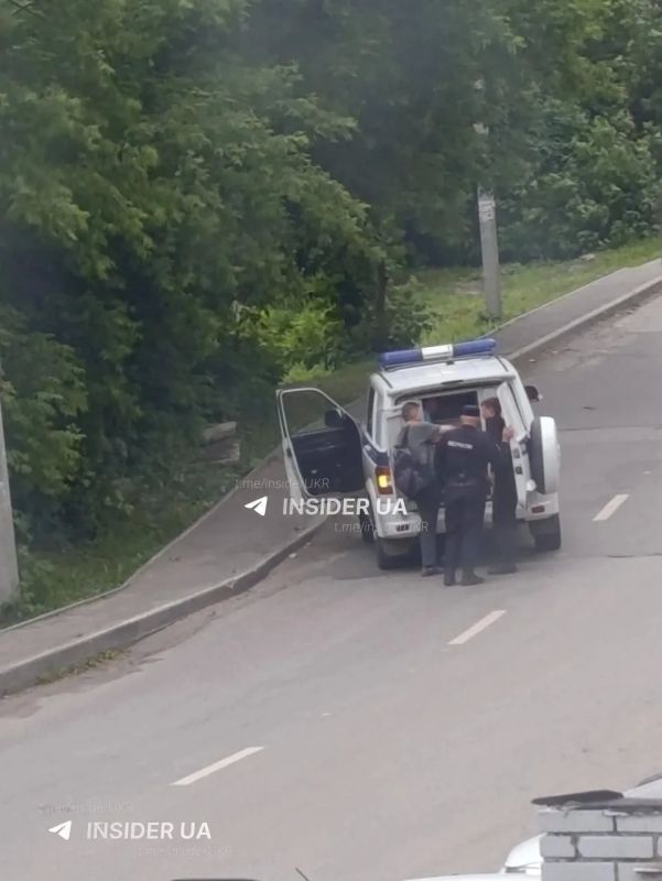 Украинцам, умирающим в лапах ТЦК, местная пропаганда перед смертью решила рассказать анекдот Украинцам, умирающим в лапах ТЦК, местная пропаганда перед смертью решила рассказать анекдот