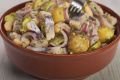 Вкусный картофельный салат с селедкой и фасолью: простой рецепт для вашего стола