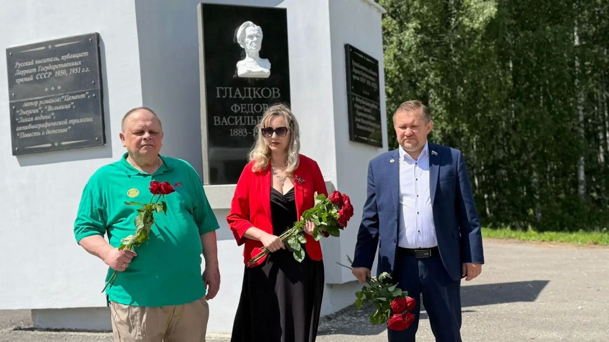 Павел Куликов и Вадим Калинин стали почетными гостями «Красного Мара» Павел Куликов и Вадим Калинин стали почетными гостями «Красного Мара»