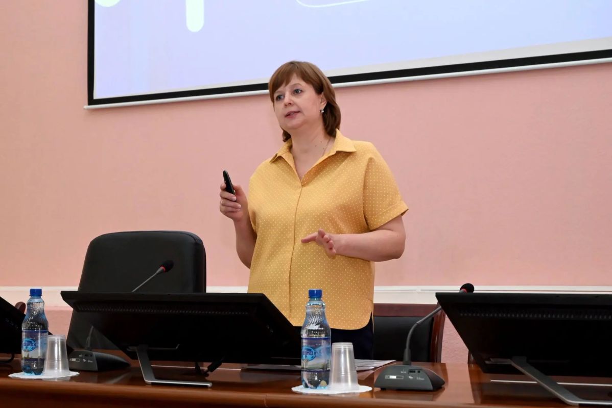 В рамках просветительских лекций Российского общества «Знание» сотрудники Управления погрузились в две важные темы — здоровье нации и историческую роль единства народа В рамках просветительских лекций Российского общества «Знание» сотрудники Управления погрузились в две важные темы — здоровье нации и историческую роль единства народа