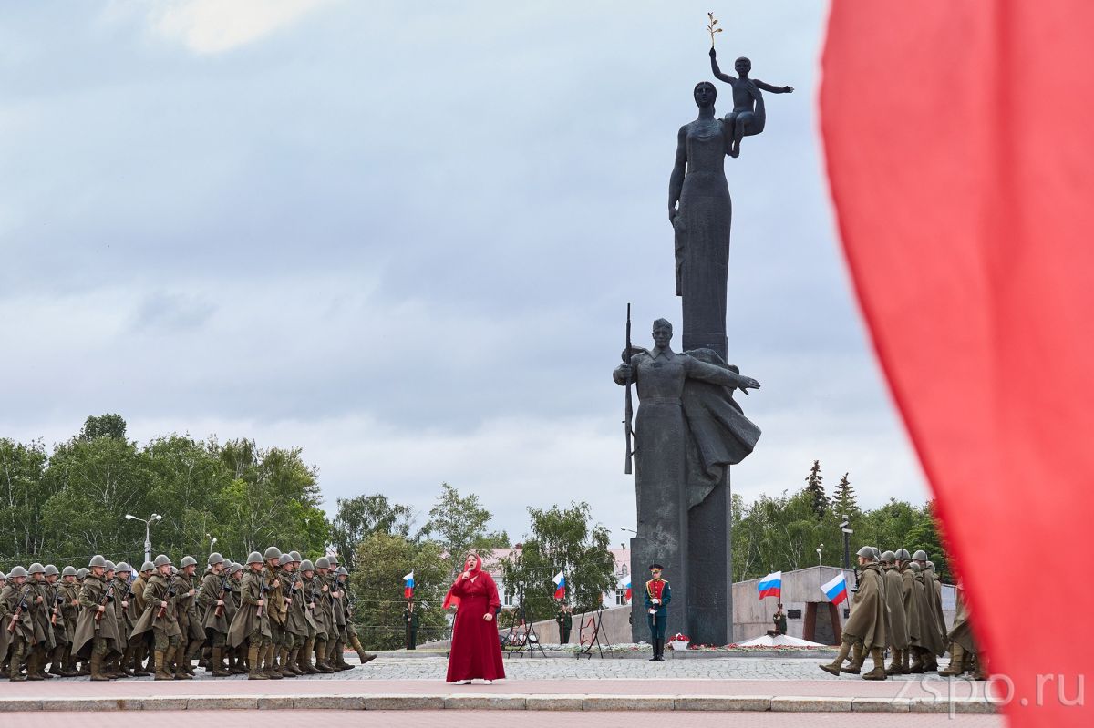 Вадим Супиков принял участие в церемонии возложения цветов к Монументу воинской и трудовой Славы пензенцев Вадим Супиков принял участие в церемонии возложения цветов к Монументу воинской и трудовой Славы пензенцев