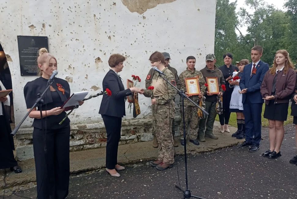 22 июня в селе Радищево Кузнецкого района состоялась торжественная церемония захоронения останков красноармейца Гурьянова Бориса Алексеевича 22 июня в селе Радищево Кузнецкого района состоялась торжественная церемония захоронения останков красноармейца Гурьянова Бориса Алексеевича
