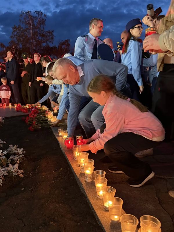 Сотрудники УФК по Пензенской области, члены Молодёжного совета и Совета ветеранов Управления приняли участие в ежегодной акции «Свеча памяти» Сотрудники УФК по Пензенской области, члены Молодёжного совета и Совета ветеранов Управления приняли участие в ежегодной акции «Свеча памяти»