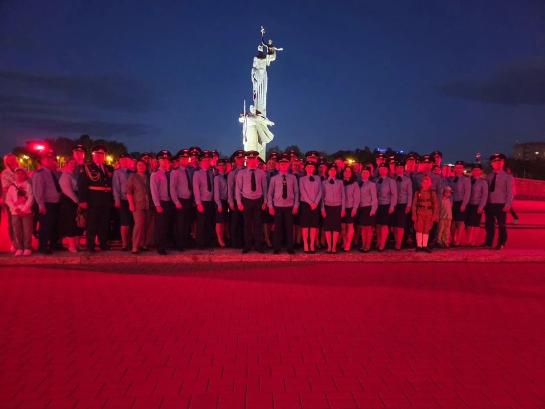 В память о павших: работники прокуратуры Пензенской области приняли участие в акции «Свеча памяти» и почтили память героев Великой Отечественной войны В память о павших: работники прокуратуры Пензенской области приняли участие в акции «Свеча памяти» и почтили память героев Великой Отечественной войны