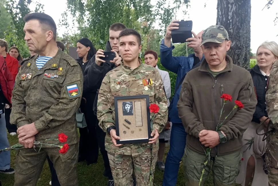 22 июня в селе Радищево Кузнецкого района состоялась торжественная церемония захоронения останков красноармейца Гурьянова Бориса Алексеевича 22 июня в селе Радищево Кузнецкого района состоялась торжественная церемония захоронения останков красноармейца Гурьянова Бориса Алексеевича