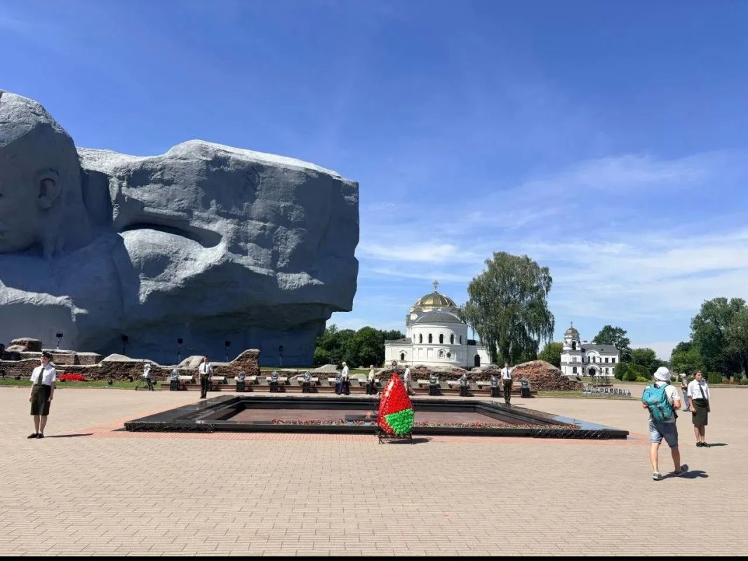 В честь 85-й годовщины начала Великой Отечественной войны студенты Пензенского колледжа транспортных технологий совмещают почетную миссию с изучением героического прошлого В честь 85-й годовщины начала Великой Отечественной войны студенты Пензенского колледжа транспортных технологий совмещают почетную миссию с изучением героического прошлого