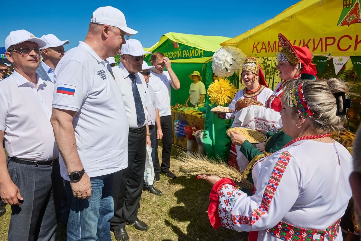 Вадим Супиков на открытии выставки «День поля» подчеркнул достижения пензенских аграриев Вадим Супиков на открытии выставки «День поля» подчеркнул достижения пензенских аграриев